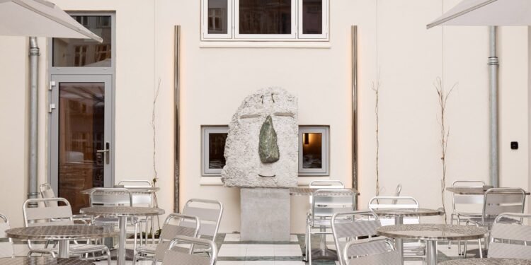 El Hotel Hans une «dos partes muy diferentes de Copenhague»