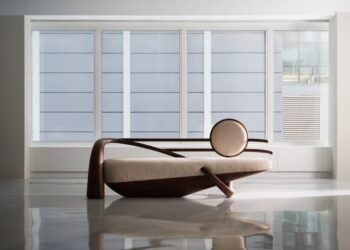 House of Santal muestra muebles del sur de Asia en una antigua oficina de Nueva York