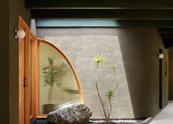 Cover Architecture convierte la casa de Pasadena en un «santuario para vivir»
