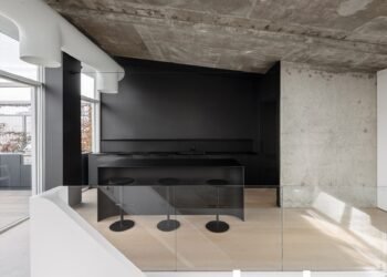 La paleta «restringida y rigurosa» realza el ático de GH3* en Toronto