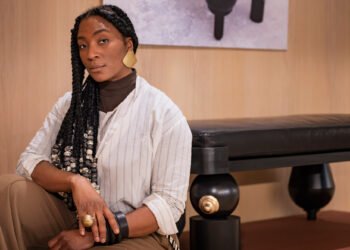 «La arquitectura influye en cómo diseño», dice Simone Brewster