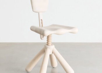 Malte Lundberg diseña una alternativa totalmente de madera a las sillas de oficina