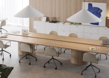 Mesa TOT de Isern Serra para Omelette Editions