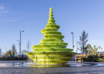 La fuente celebra la artesanía, la conexión y el verde lima