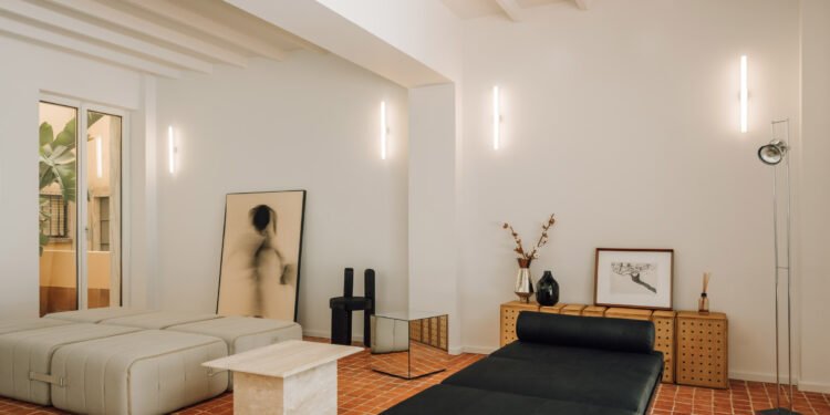 AB+AC Arquitectos utiliza materiales naturales para House of Green Patios