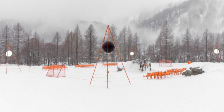 Dezeen Agenda presenta el kit de estadio portátil de Nike