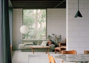 Siete espacios habitables táctiles con paredes de bloques