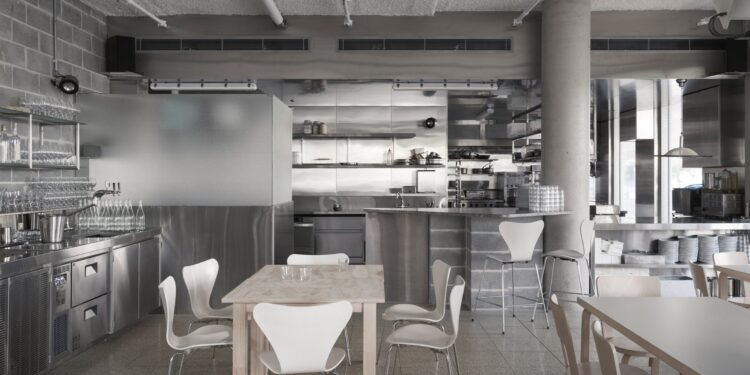 AP Design House diseña una taberna «relajada y habitada» en Sydney