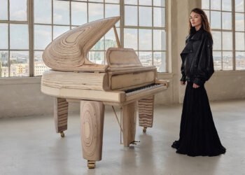 El primer piano de Kelly Wearstler tiene curvas «sensuales e inesperadas»