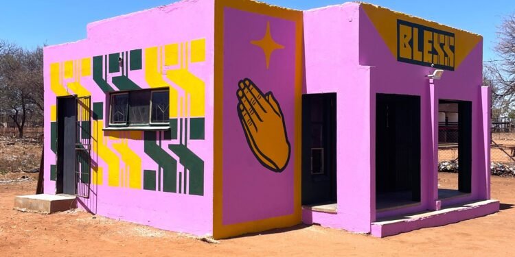 Peet Pienaar diseña la identidad BLE$$ para desafiar la marca financiera