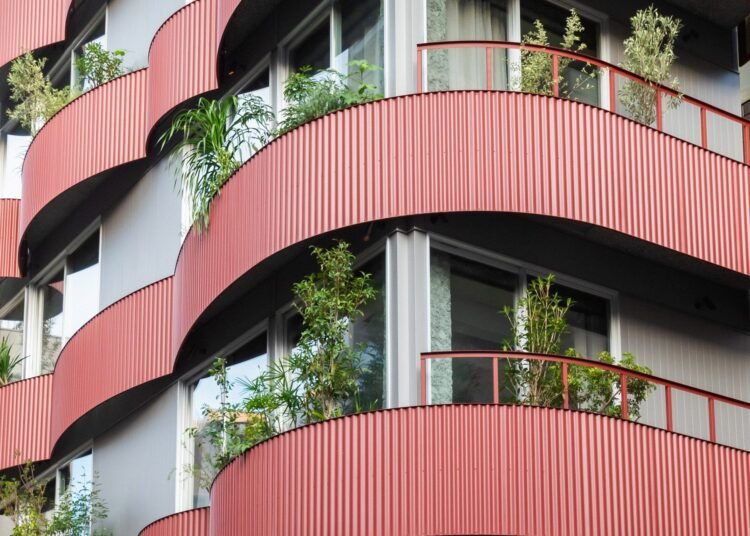 Plantas donadas por residentes locales cubren el hotel SOIL Nihonbashi